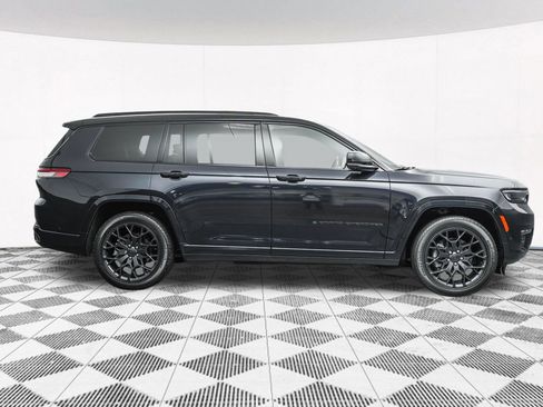 Used 2024 Jeep Grand Cherokee L Summit w/ Advanced Protech Group IV AWD/4WD image 14