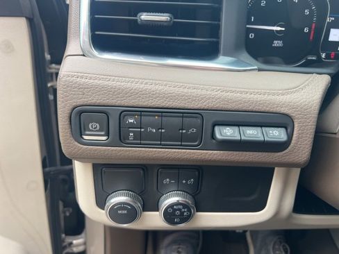 Used 2021 GMC Yukon Denali image 7