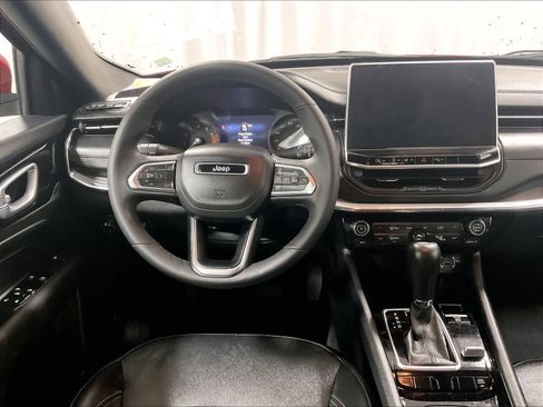 Used 2023 Jeep Compass Limited image 17