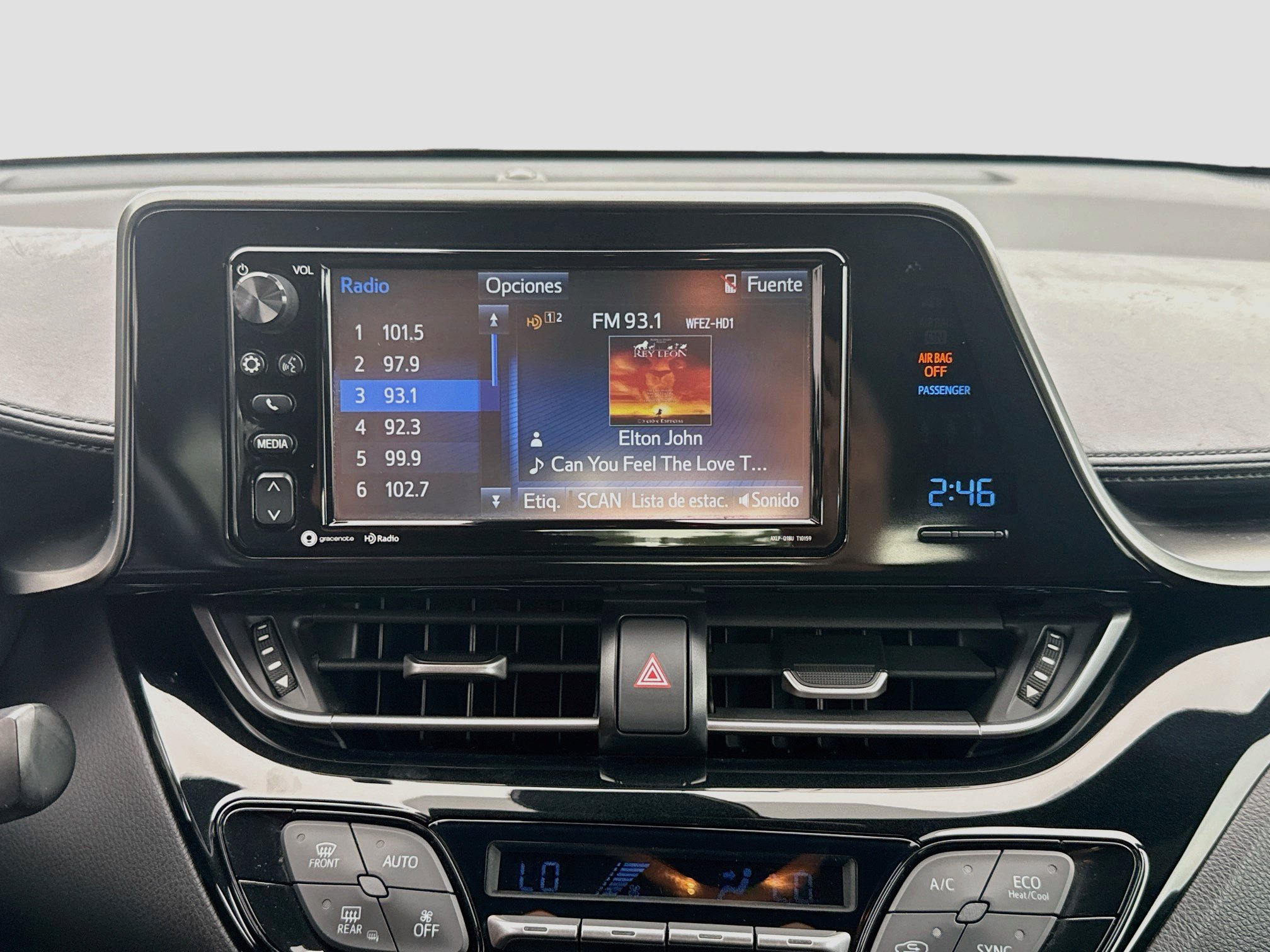 Used 2018 Toyota C-HR XLE FWD image 10