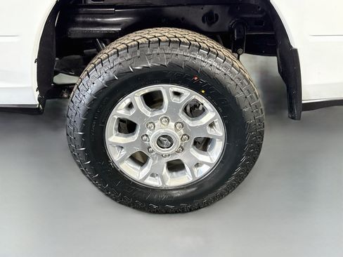 Used 2024 RAM 2500 Laramie AWD/4WD image 36