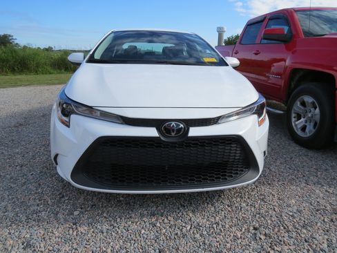 Used 2022 Toyota Corolla LE w/ LE Convenience Package image 10