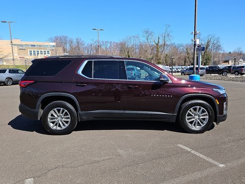 Used 2023 Chevrolet Traverse LT image 7