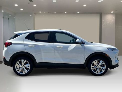 Used 2024 Buick Encore GX Preferred w/ Comfort Package AWD/4WD image 5