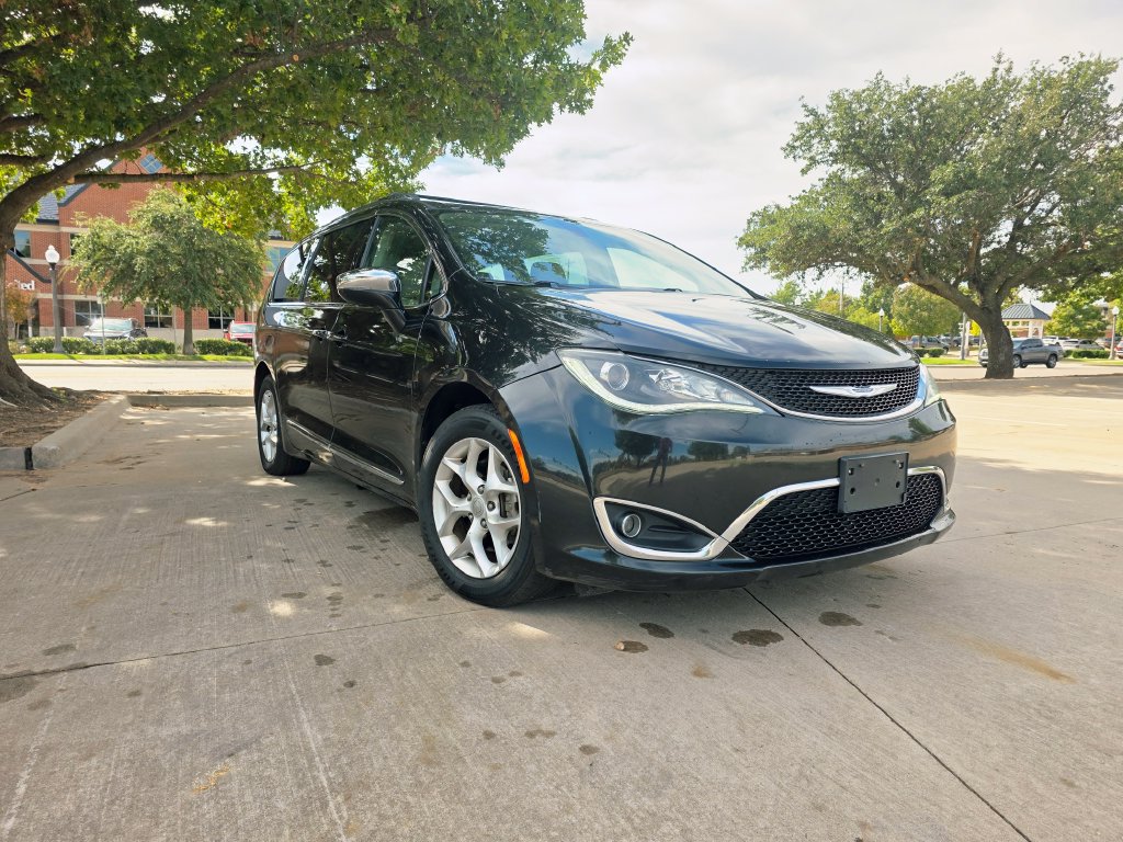 Used 2020 Chrysler Pacifica Limited FWD image 10