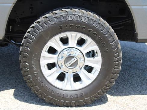 Used 2022 Ford F250 XLT w/ XLT Value Package AWD/4WD image 11