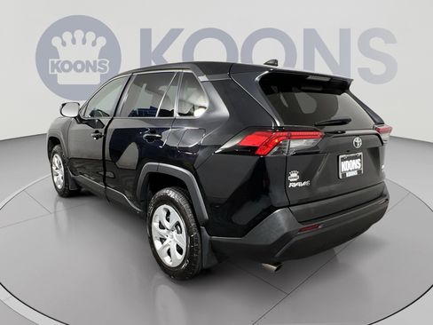 Used 2023 Toyota RAV4 LE AWD/4WD image 4