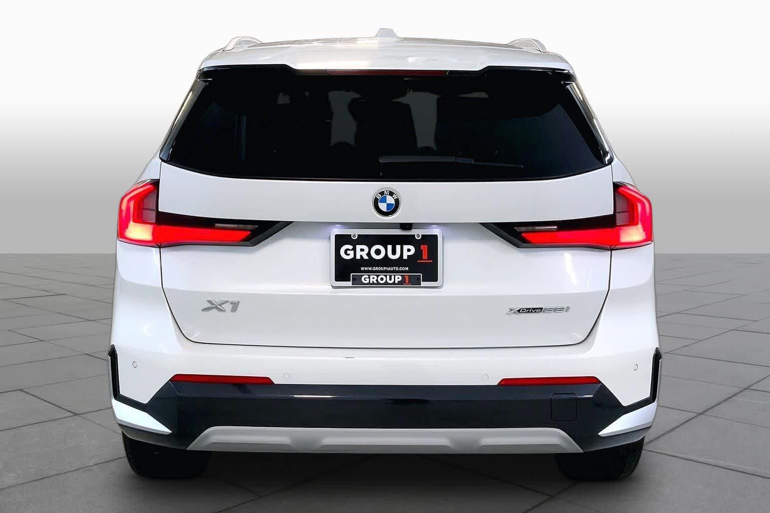 Used 2023 BMW X1 xDrive28i AWD/4WD image 4