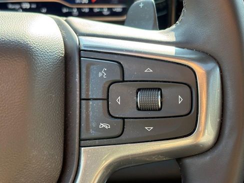 Used 2025 Chevrolet Silverado 1500 LTZ w/ LTZ Convenience Package II AWD/4WD image 19