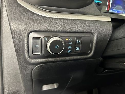 Used 2020 Ford Explorer XLT w/ Equipment Group 202A AWD/4WD image 18