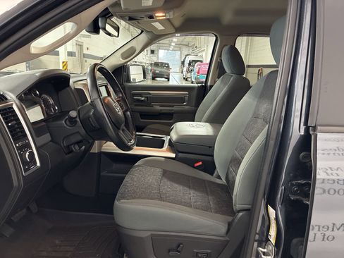 Used 2020 RAM 1500 Classic SLT w/ Luxury Group image 16