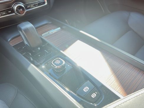 Used 2023 Volvo XC60 B5 Plus w/ Climate Package image 22