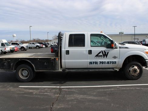 Used 2015 Ford F350 XLT w/ XLT Interior Package image 5