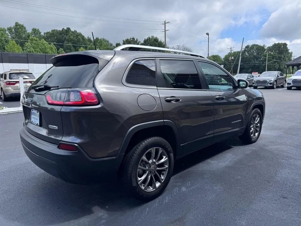 Used 2019 Jeep Cherokee Latitude Plus w/ Comfort/Convenience Group FWD image 5