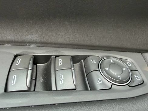 Used 2025 Chevrolet Suburban Premier AWD/4WD image 26