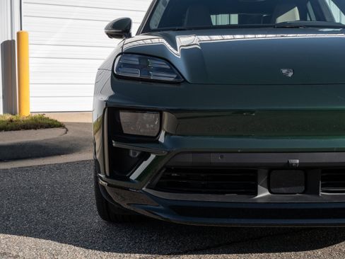 Used 2024 Porsche Macan Turbo Electric w/ Premium Package image 11