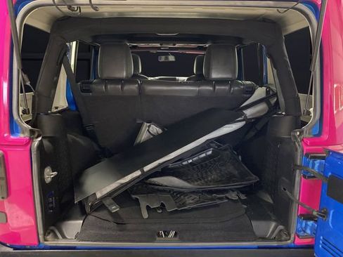 Used 2016 Jeep Wrangler Unlimited Rubicon w/ Connectivity Group image 12