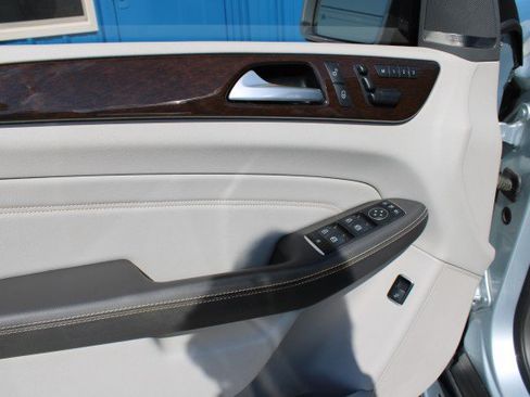 Used 2015 Mercedes-Benz ML 350 4MATIC image 8