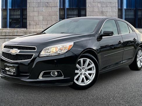 Used 2013 Chevrolet Malibu LT FWD image 2