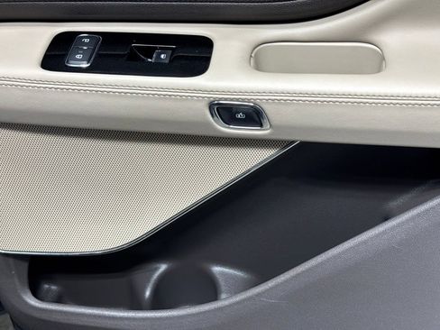 Used 2022 Lincoln Aviator AWD w/ Premium Package image 28