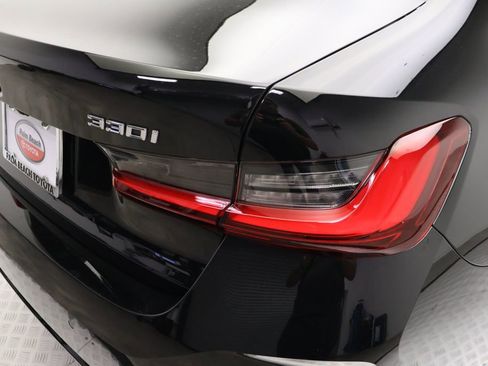 Used 2023 BMW 330i Sedan w/ Premium Package RWD image 9