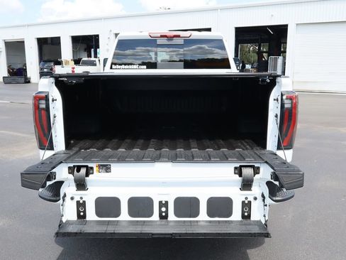 Certified 2026 GMC Sierra 2500 AT4 w/ AT4 Premium Plus Package AWD/4WD image 27