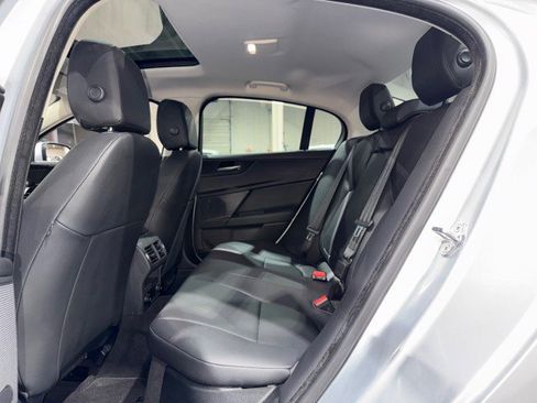 Used 2017 Jaguar XE Premium image 55