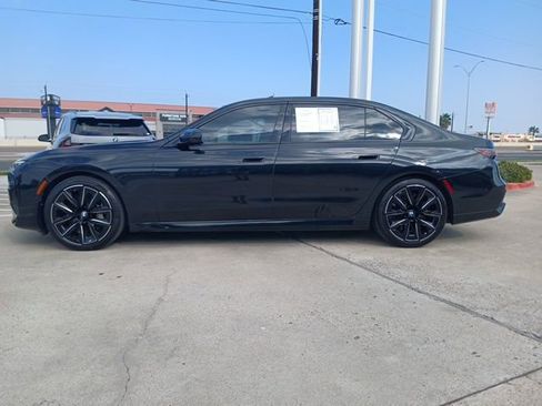 Used 2024 BMW 760i xDrive w/ Premium Package 2 image 6