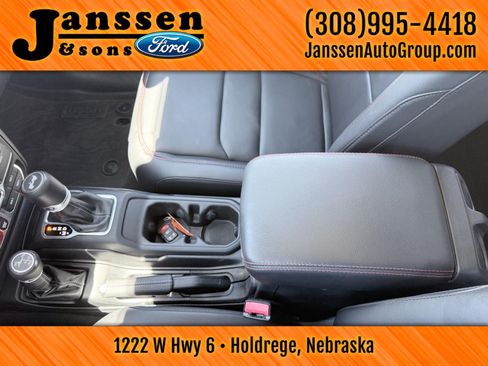 Used 2025 Jeep Wrangler Unlimited Rubicon w/ Convenience Group AWD/4WD image 25