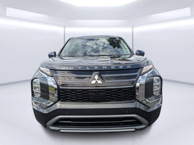 Used 2025 Mitsubishi Outlander SE FWD image 8