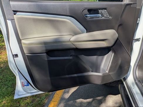 New 2026 Chevrolet Colorado ZR2 w/ Technology Package AWD/4WD image 8