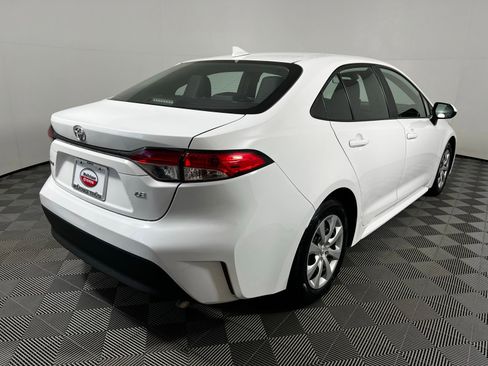 Used 2024 Toyota Corolla LE FWD image 5