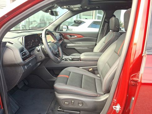 Used 2024 Chevrolet Traverse RS image 15