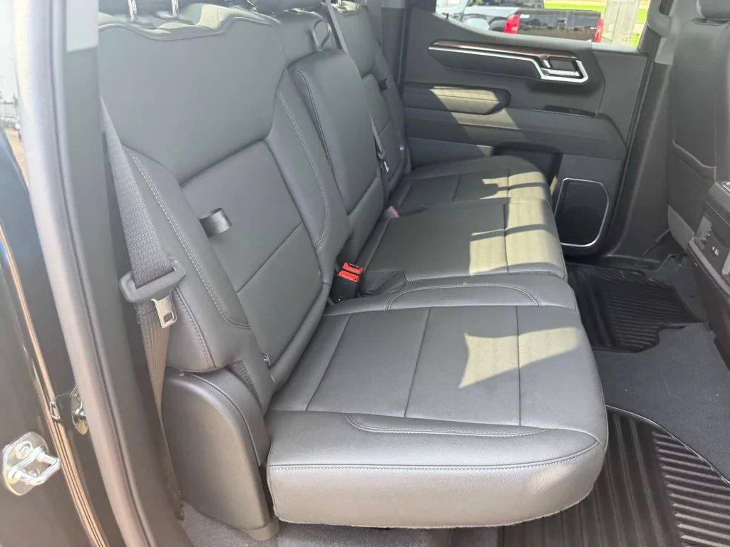 Used 2026 Chevrolet Silverado 1500 LT w/ Texas Edition Plus RWD image 38