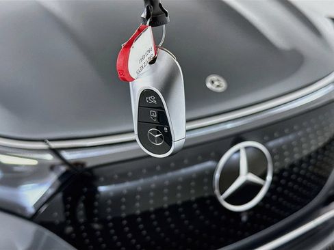 Used 2023 Mercedes-Benz EQS 580 4MATIC SUV image 43