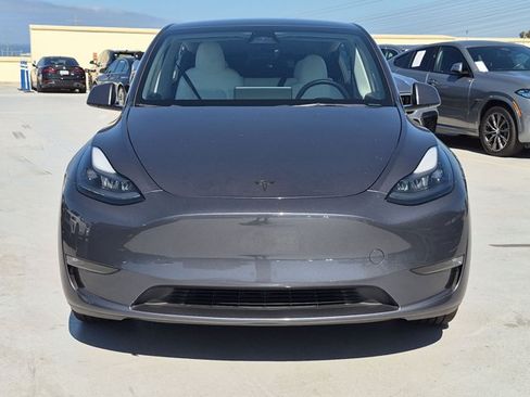 Used 2023 Tesla Model Y Long Range AWD/4WD image 2