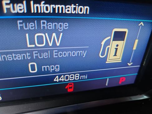 Used 2021 GMC Terrain SLE w/ Driver Convenience Package image 13