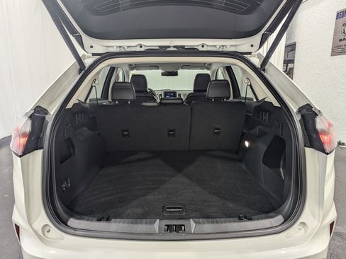 Used 2024 Ford Edge SEL w/ Convenience Package image 10