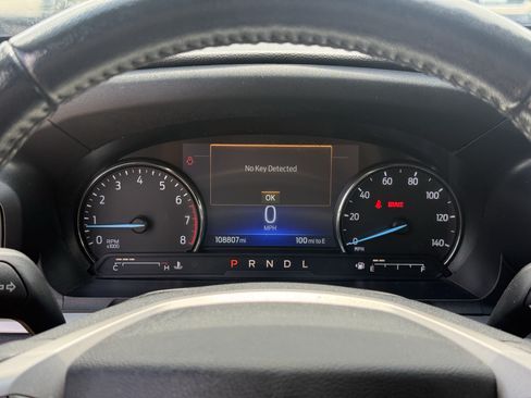 Used 2022 Ford Explorer XLT RWD image 18