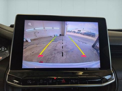 Used 2025 Jeep Compass Trailhawk w/ Trailer Tow Group AWD/4WD image 24