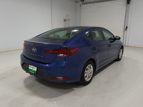 Used 2019 Hyundai Elantra SE FWD image 9