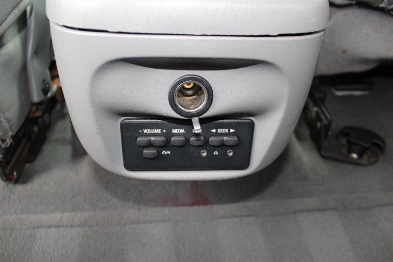 Used 2005 Ford Excursion XLT AWD/4WD image 28