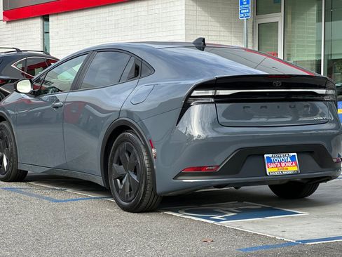 Used 2026 Toyota Prius Plug-In Hybrid image 6