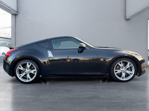 Used 2010 Nissan 370Z Touring w/ Sport Pkg image 6