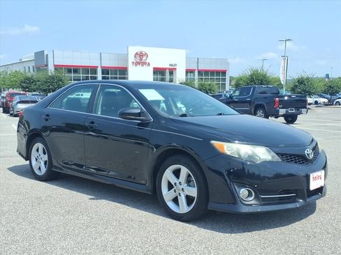 Used 2013 Toyota Camry SE FWD image 2