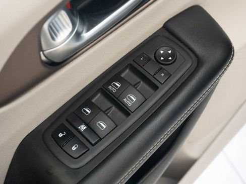 Used 2024 Chrysler Voyager LX FWD image 14