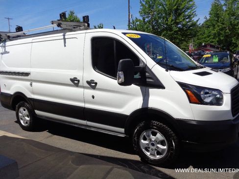 Used 2019 Ford Transit 250 130 Low Roof RWD image 2