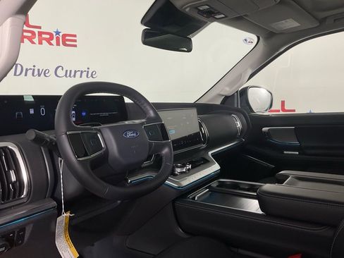 New 2026 Ford Expedition Platinum image 13