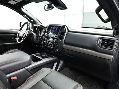 Used 2021 Nissan Titan PRO-4X w/ Pro-4x Convenience Package AWD/4WD image 4