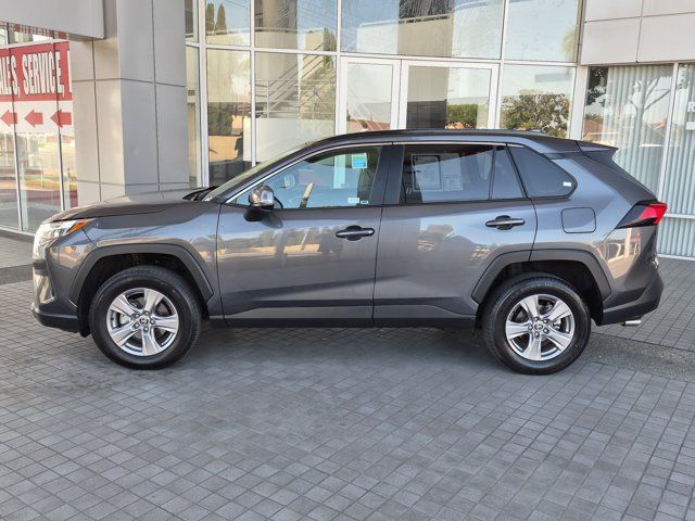 Used 2025 Toyota RAV4 XLE AWD/4WD image 12